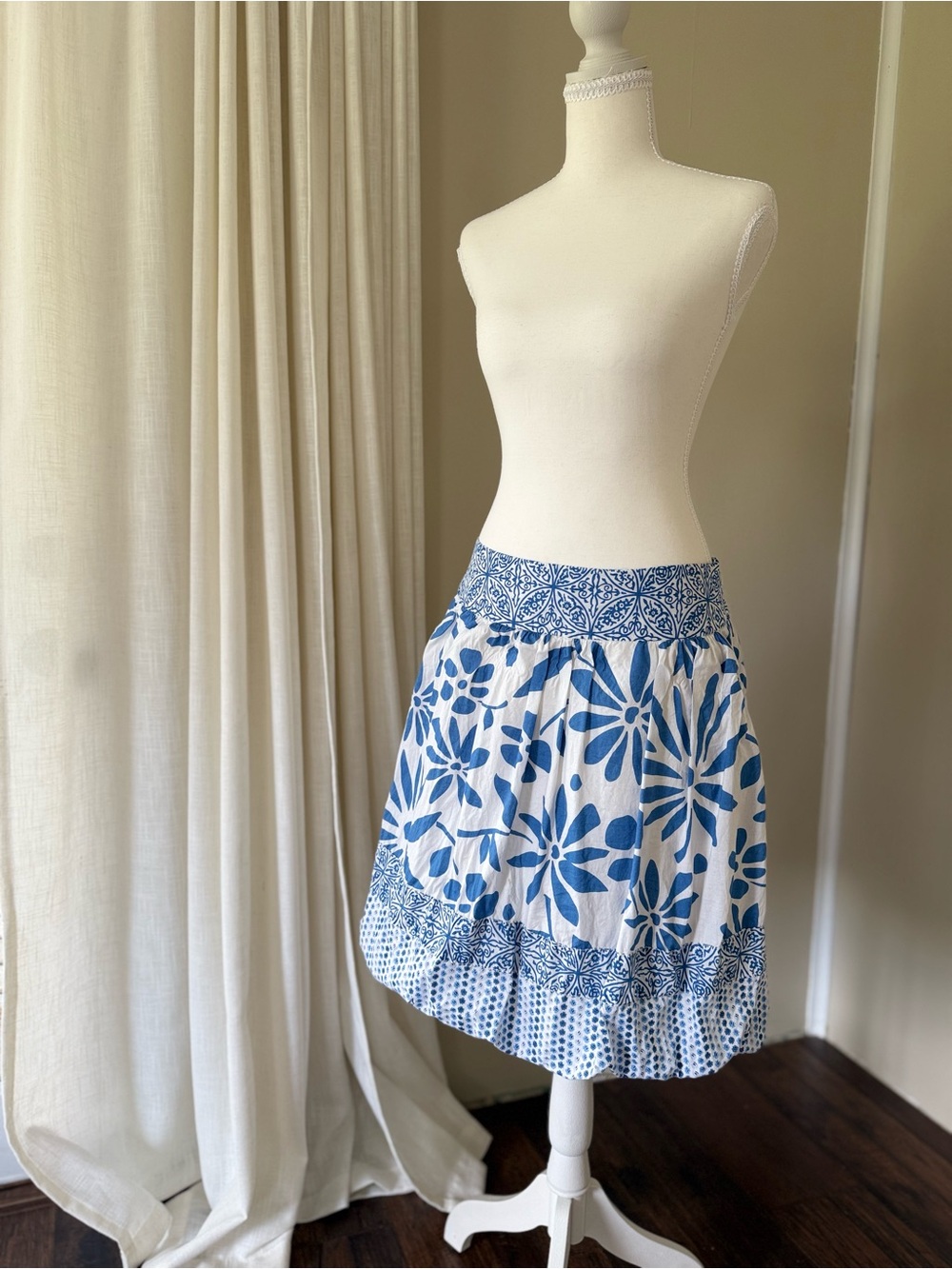 Vintage American Eagle Y2K AE Blue Floral Print Cotton Mini Skirt Bubble Hem - Picture 2 of 8